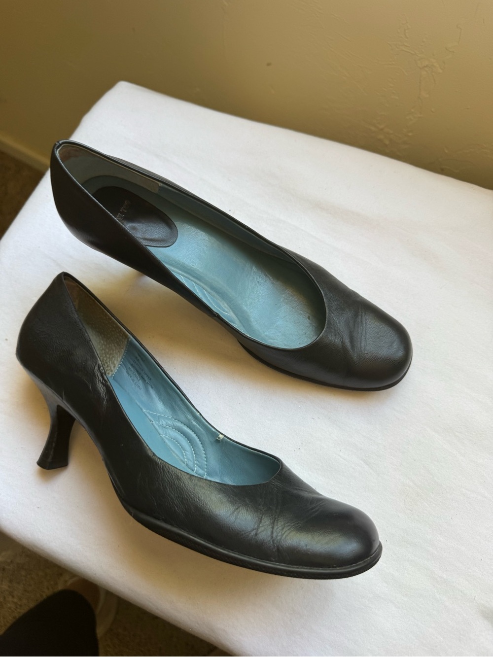 🖤 Me Too Vintage Black Leather Kitten Heel Pumps 🖤 Size 7.5